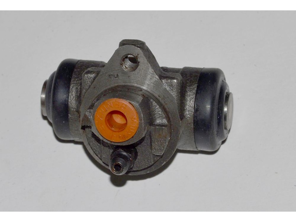 Колесный тормозной цилиндр