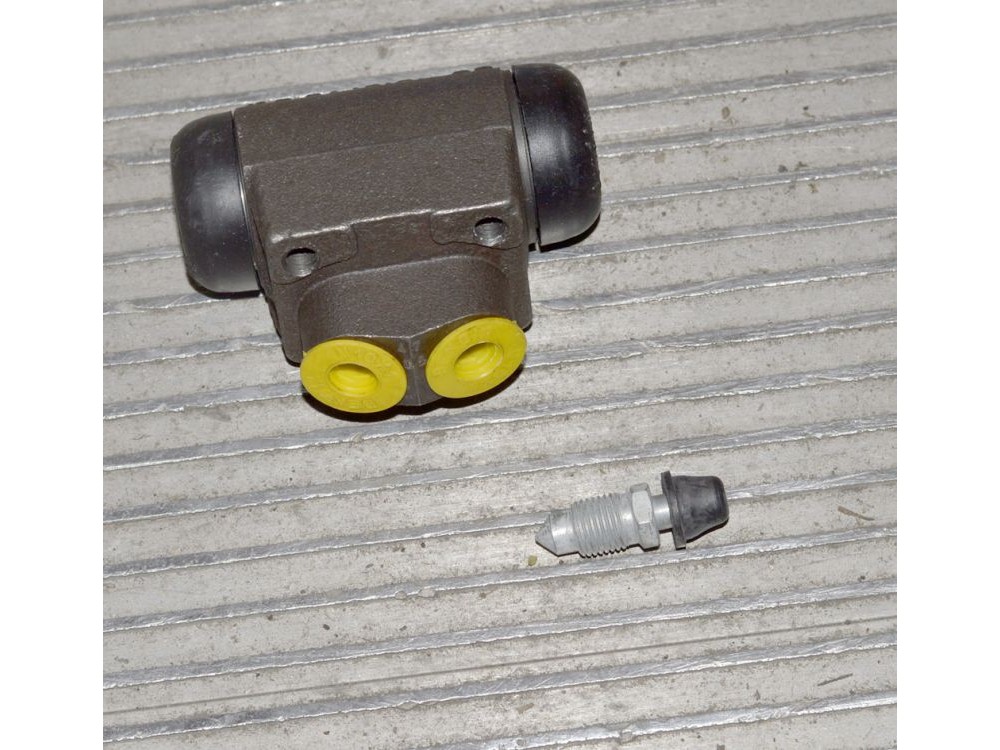 Колесный тормозной цилиндр