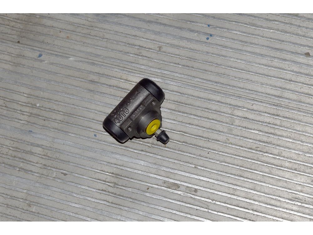 Колесный тормозной цилиндр