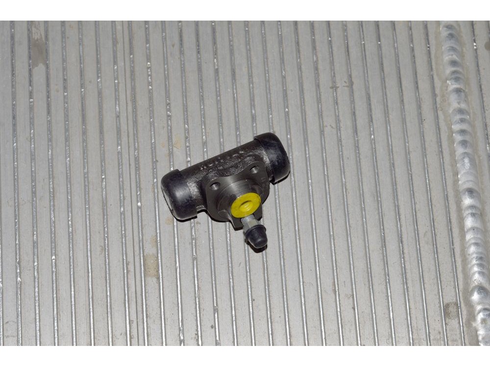 Колесный тормозной цилиндр