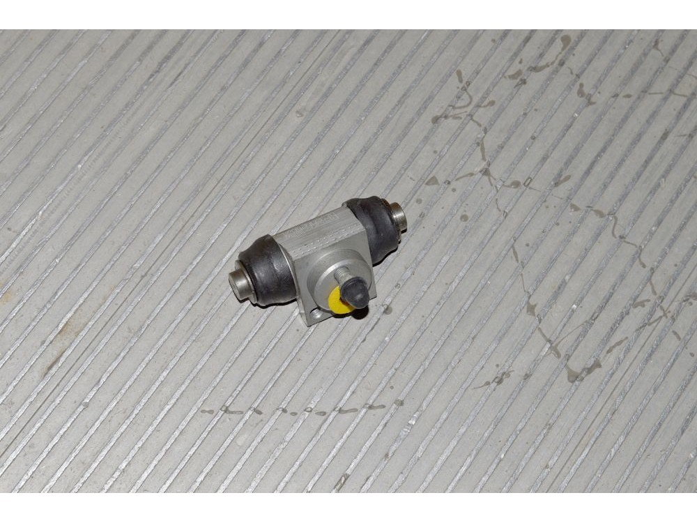 Колесный тормозной цилиндр