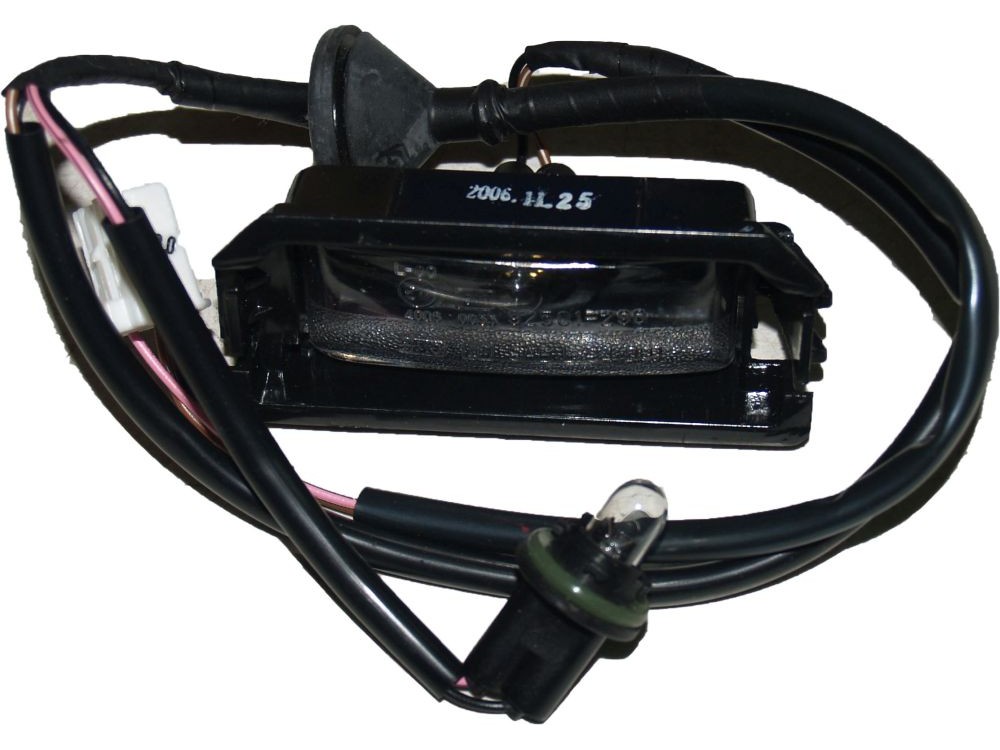 Освітлення номерного знаку (не комплект, немає одного плафона)