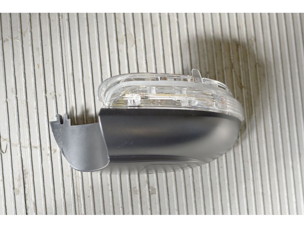 Вказівник поворотів в дзеркалі лівий VW Golf 6