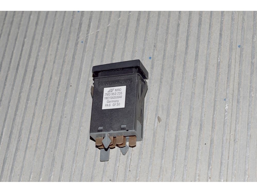 Кнопка аврийного сигнала  VW SHARAN